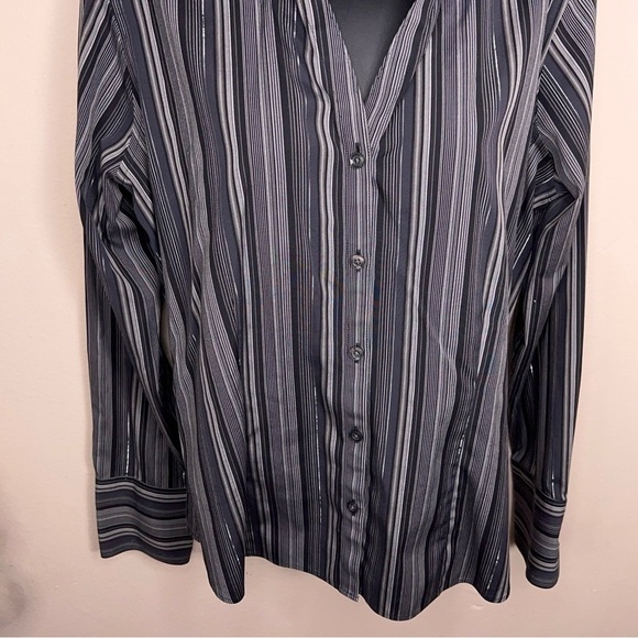 Medium Eddie Bauer Grey Striped Button Front Top Womens Long Sleeve Silver - Picture 12 of 14